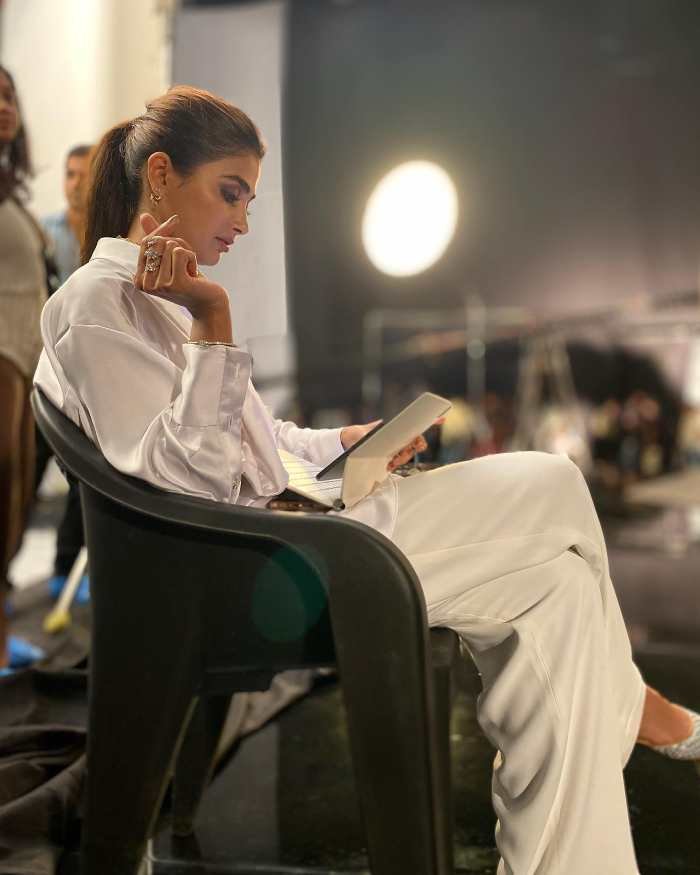 pooja hegde_teluguvox 3